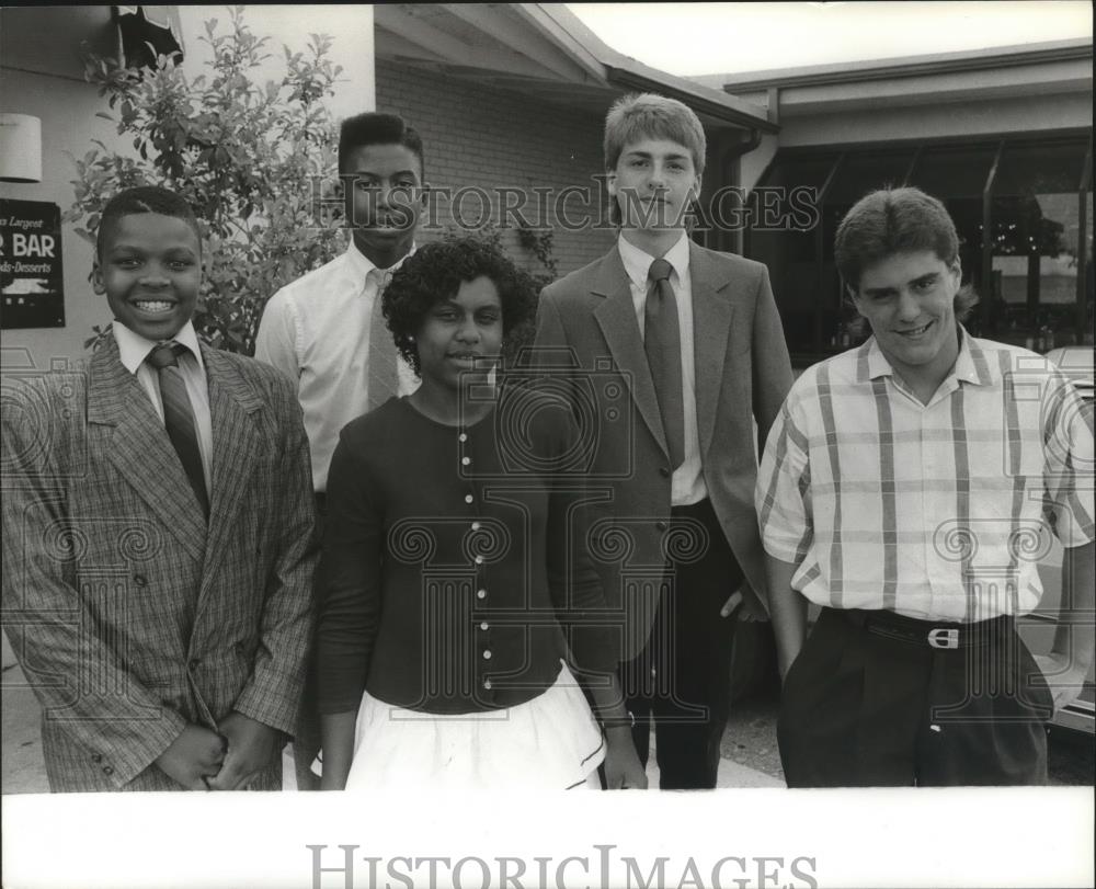 1989 Press Photo Birmingham News Carriers of the Quarter, Birmingham, Alabama - Historic Images