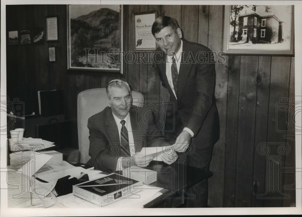 1989 Press Photo Judge Wallace Wyatt and Wallace Wyatt, Junior - abna23066 - Historic Images