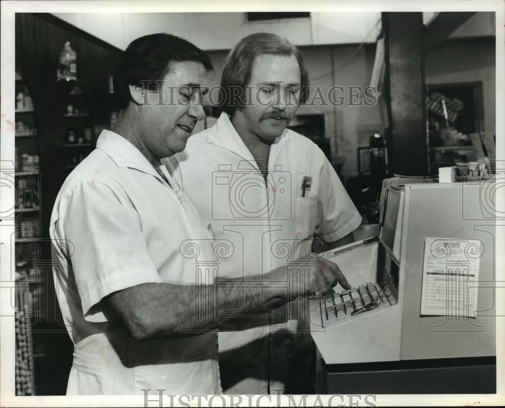 1979 Press Photo Rhett and Jack Wood own Wood Pharmacy in East Lake - abna23204 - Historic Images