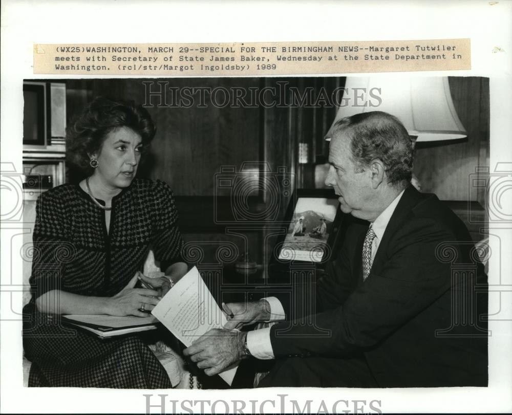 1989 Press Photo Margaret Tutwilerm and James Baker at meeting in Washington - Historic Images