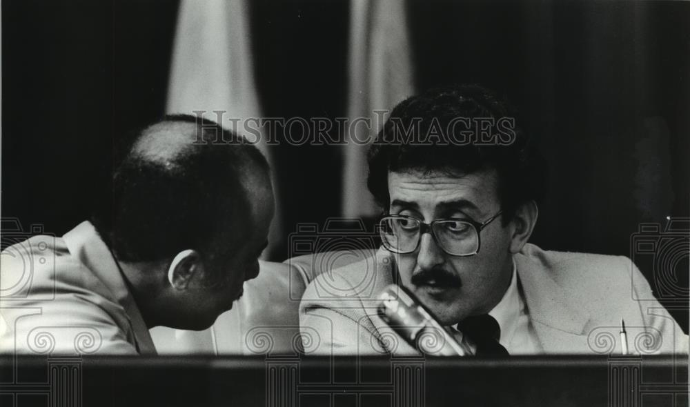 1982 Press Photo Arrington and Katopodis speak at Birmingham City Council - Historic Images