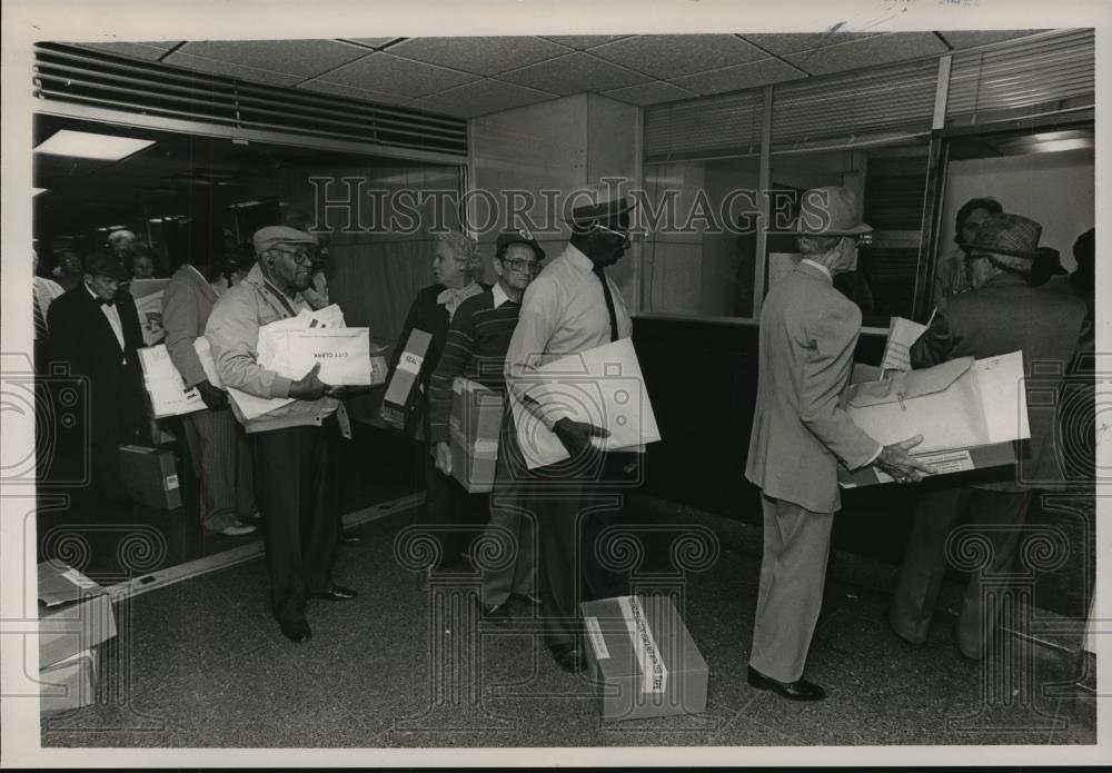 1985 Press Photo Election Officials Deliver Ballots, Birmingham, Alabama - Historic Images