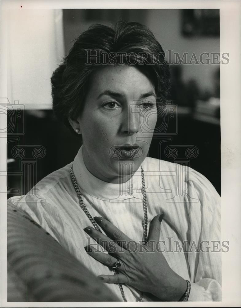 1986 Press Photo Birmingham&#39;s Margaret Tutwiler in United States Treasury - Historic Images