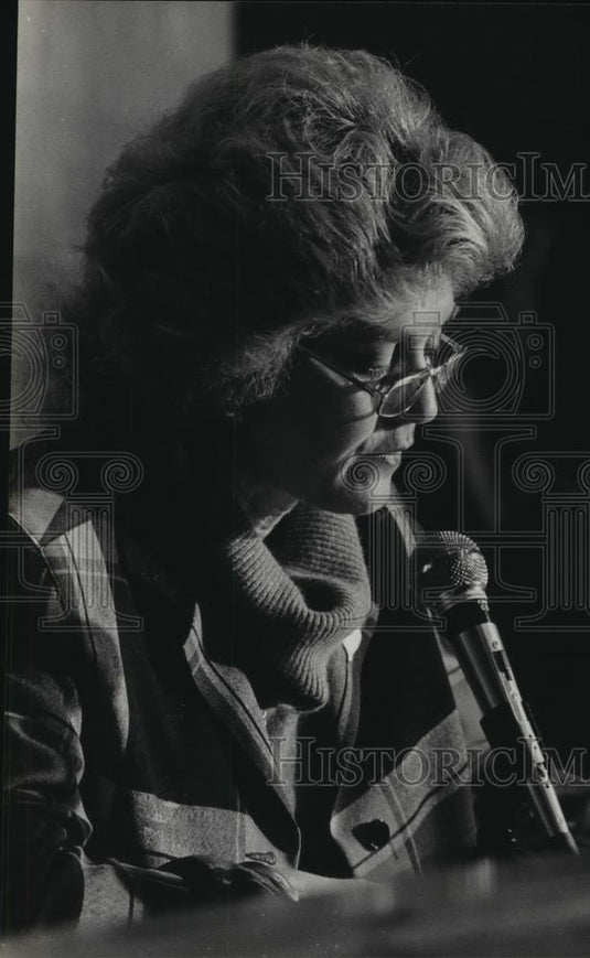 1984 Press Photo Betty Collins asks for police suspension report, Birmingham - Historic Images