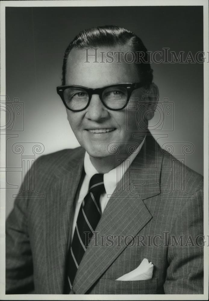 1977 Press Photo Realtor Charles H. Chichester Jr of Chichester and Company - Historic Images