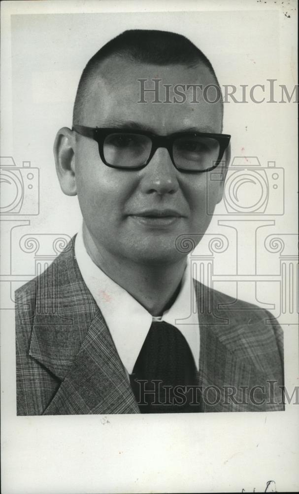 1976 Press Photo Candidate E. Byron Chew Junior of Vestavia - abna24166 - Historic Images