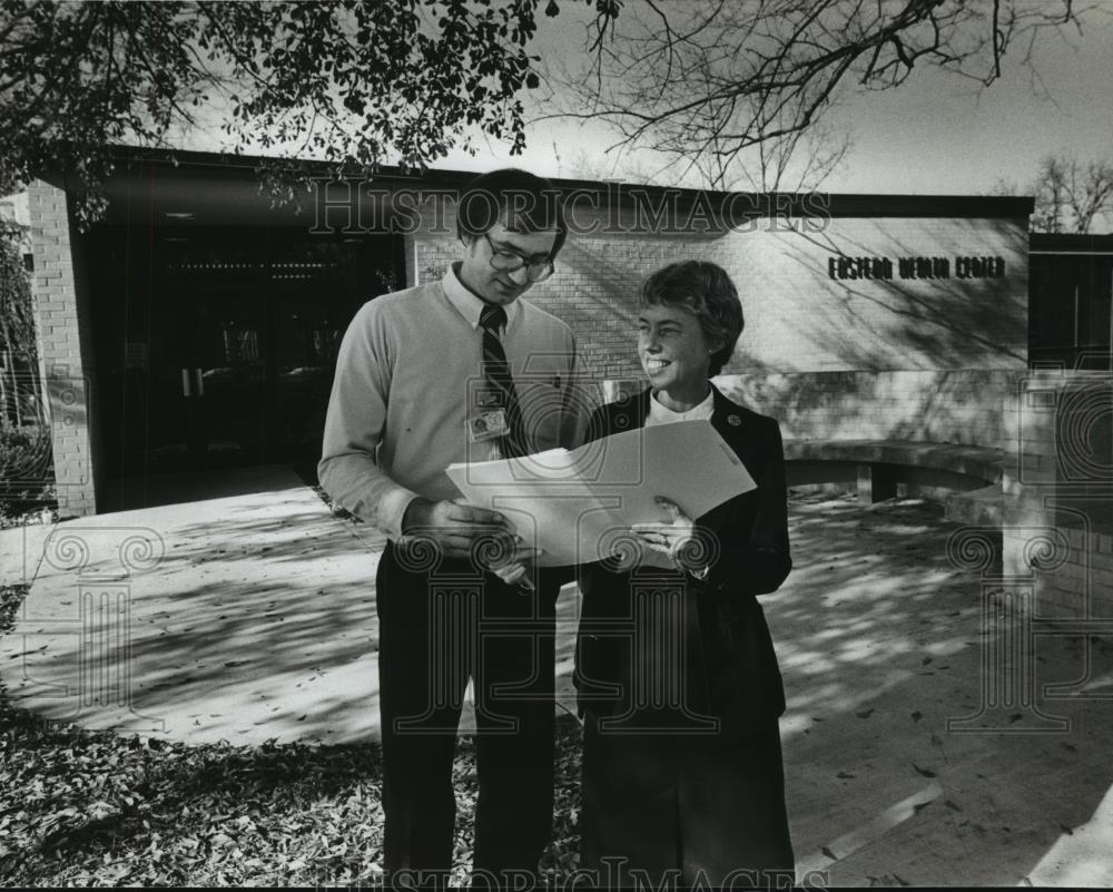 1981 Press Photo Gary Meadows, Joy Ebaugh at Eastern Health Center, Woodlawn, AL - Historic Images