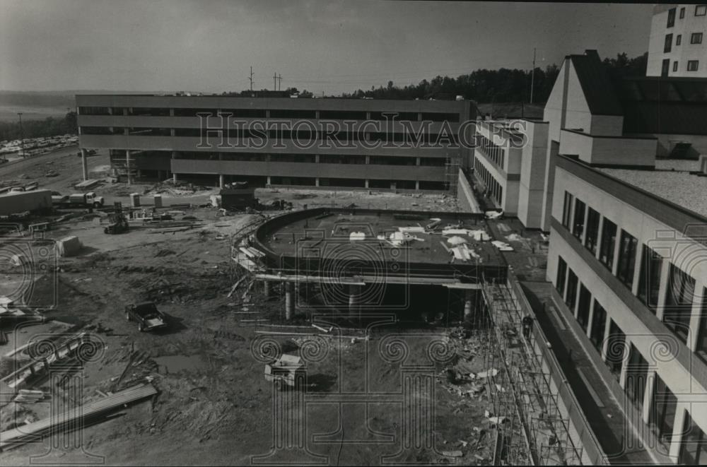 1989 Press Photo Construction on Medical Center East - abna24324 - Historic Images