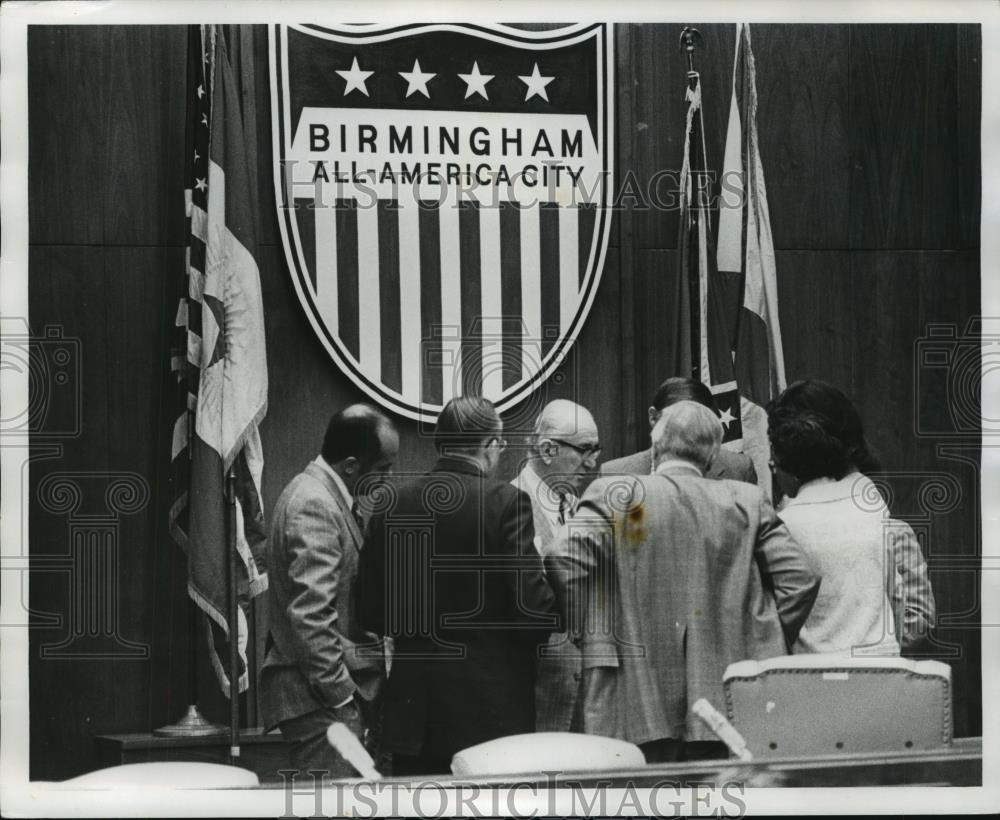 1977 Press Photo Unidentified persons at City Council, Birmingham, Alabama - Historic Images