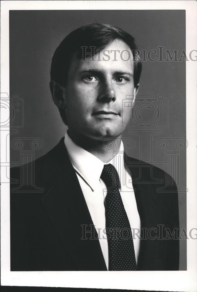 1985 Press Photo Bruce Webster, manager of Arthur Young and Company, Birmingham - Historic Images