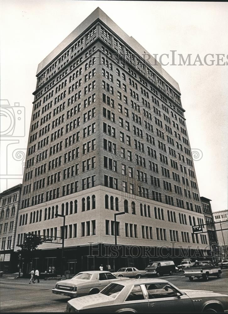 1983 Press Photo Birmingham, Alabama Buildings: Brown Marx Building - abna24981 - Historic Images