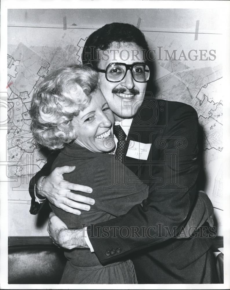 1977 Press Photo City Council Member John Katapodis hugs Woman - abna24999 - Historic Images
