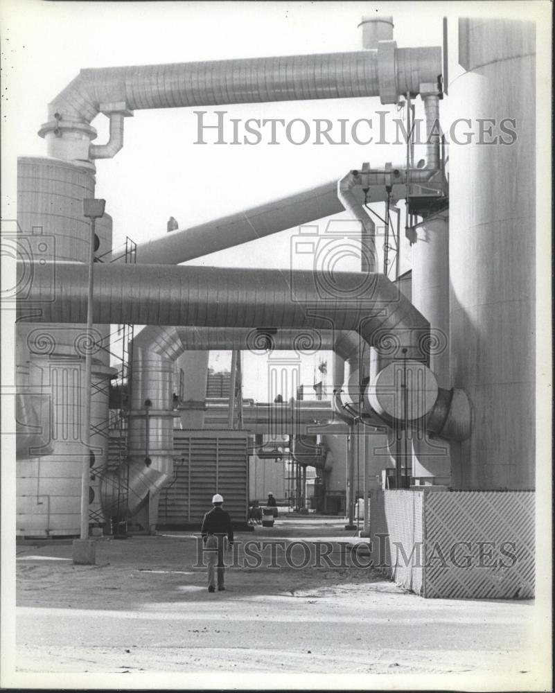 Press Photo Twin Sulfuric Acid Plants, Mississippi Chemical Corporation - Historic Images