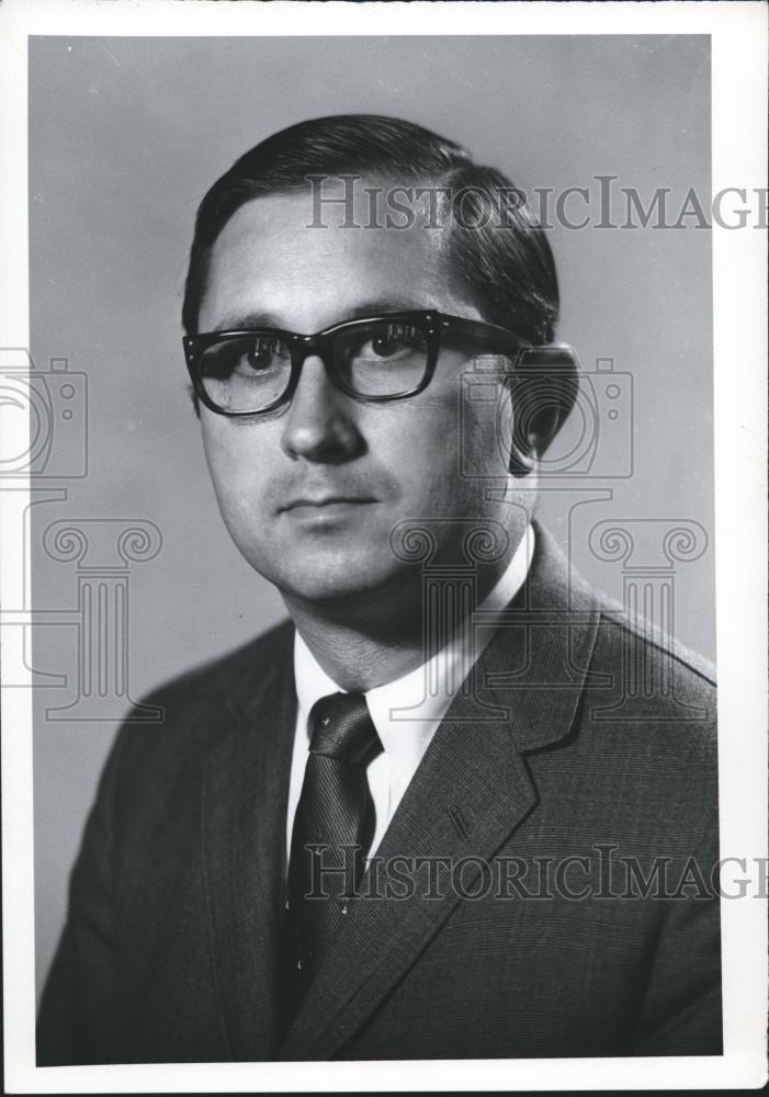 1977 Press Photo W. Ralph Cook, President, Birmingham Trust National Bank - Historic Images