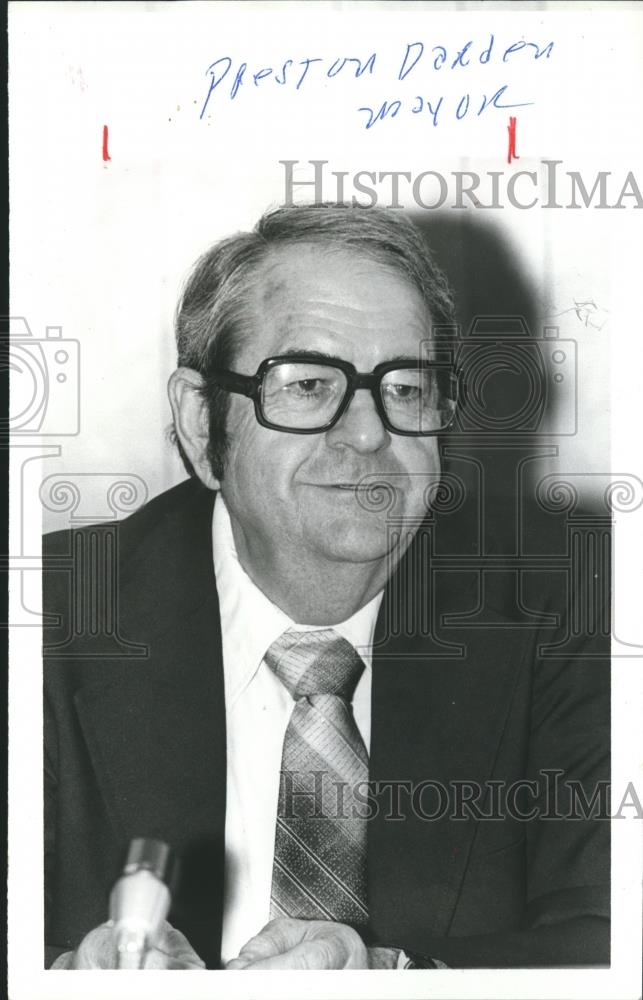 1980 Press Photo Hueytown, Alabama Mayor and Business Owner Preston Darden - Historic Images