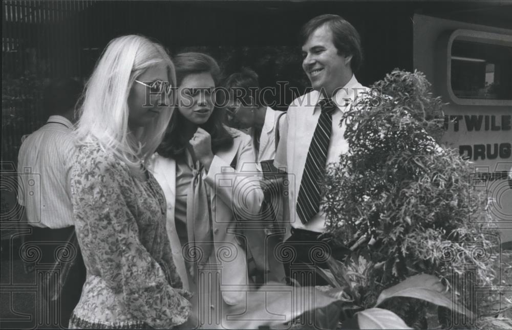 1980 Press Photo Jonie Vinzant, Beth Burton, Phil Martin - abna25809 - Historic Images