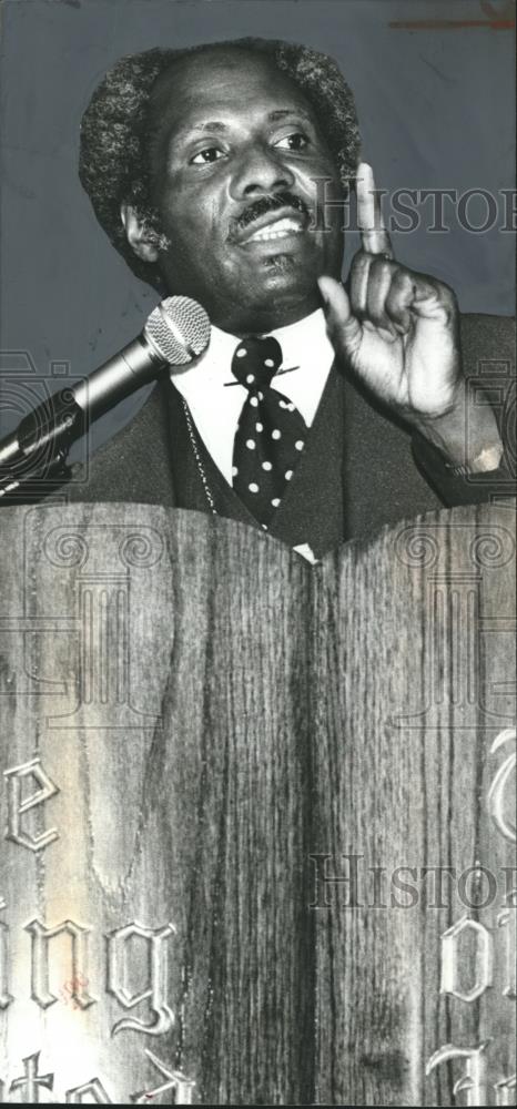 1979 Press Photo Reverend Abraham Woods of SCLC speaks at podium - abna26044 - Historic Images