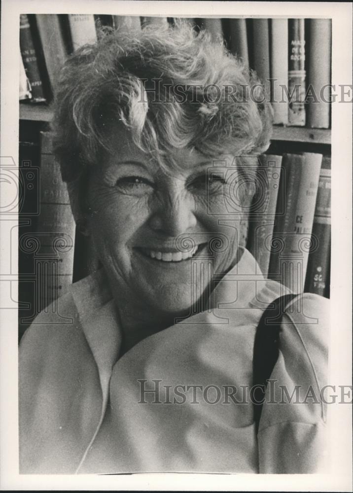 1988 Press Photo Doctor Gladys King Burns - abna26167 - Historic Images