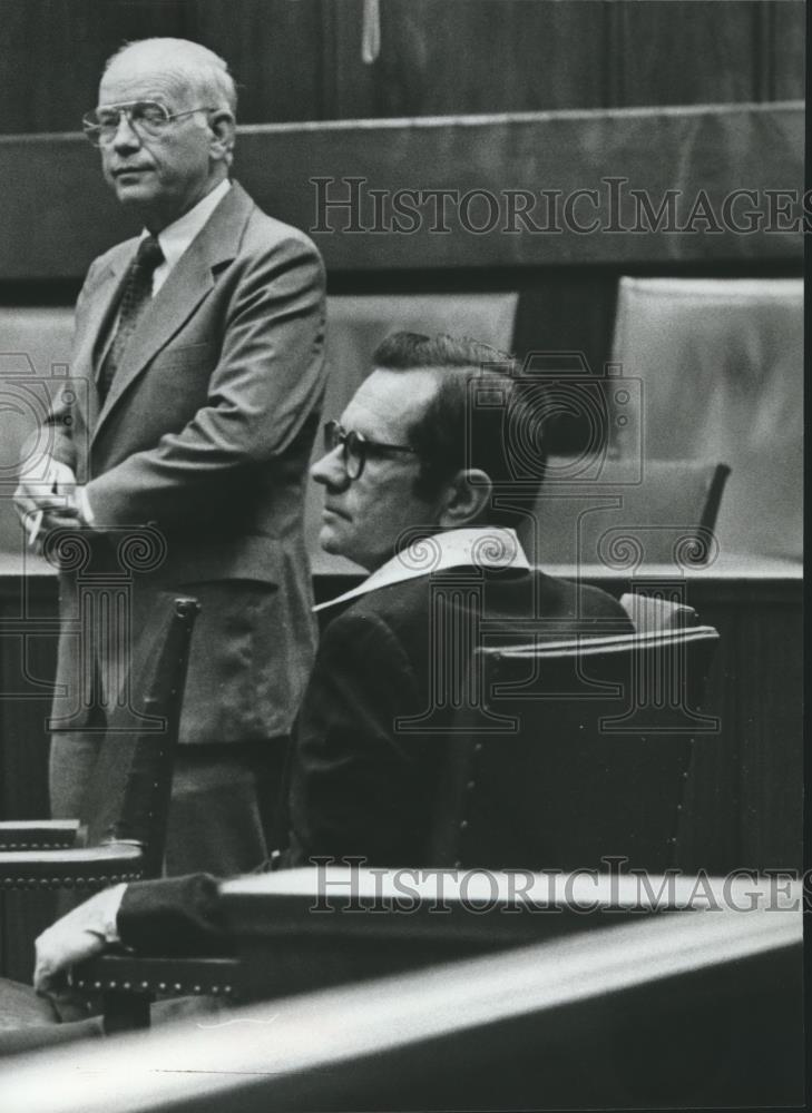 1981 Press Photo Attorney John Cole and Birmingham Zoo Director Bob Truett - Historic Images