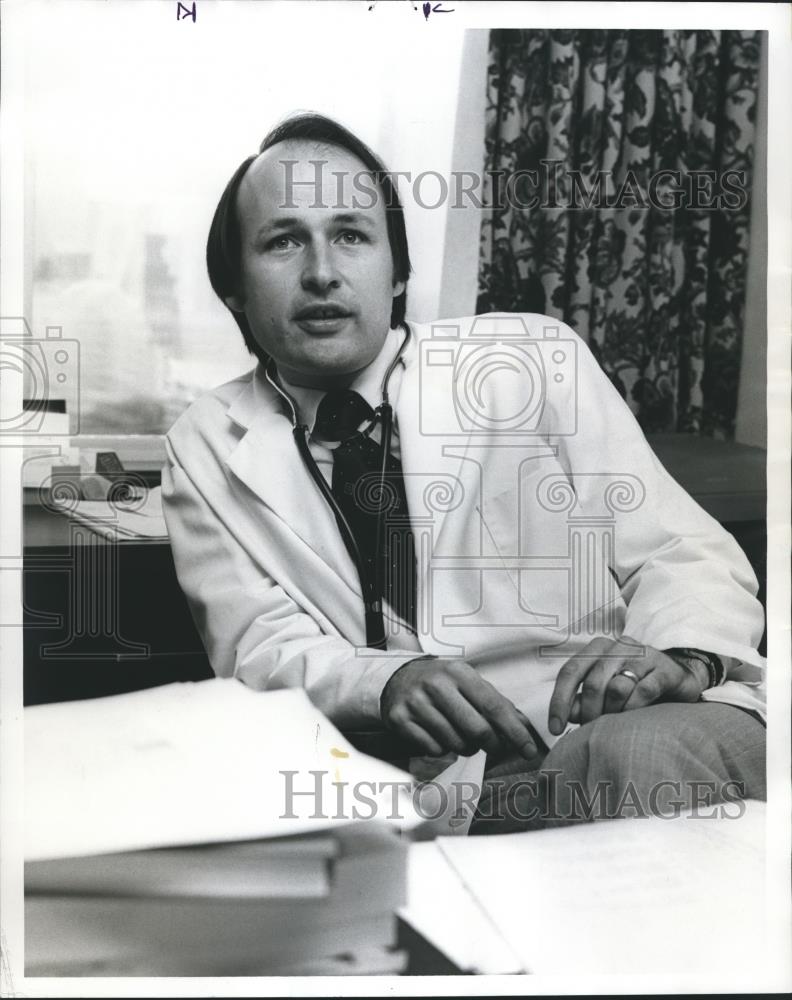 1978 Press Photo UAB Staff Doctor Stephen Nye Barton - abna26222 - Historic Images