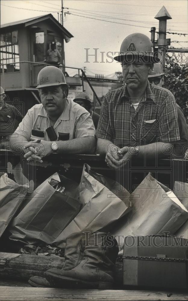 1983 Press Photo Leland Adams and Gary Bradford, Former ACIPCO Workers - Historic Images