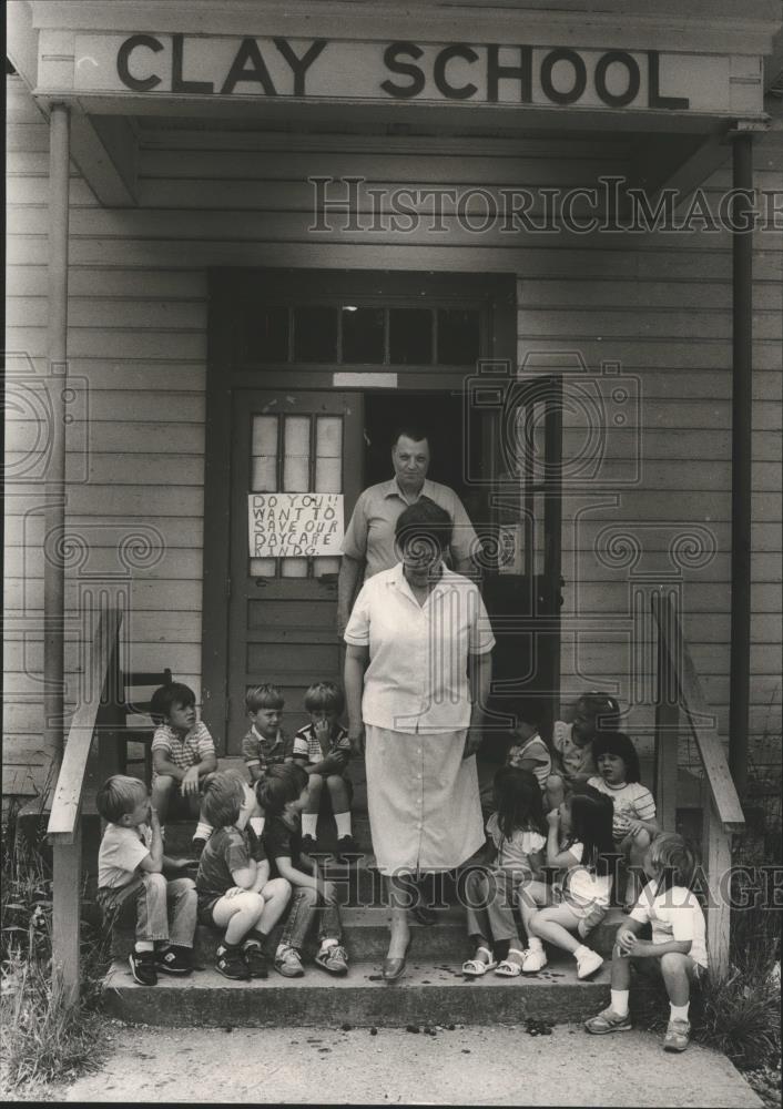 1985 Press Photo Programs Senior Citizens, Kids, Clay Community School, Alabama - Historic Images