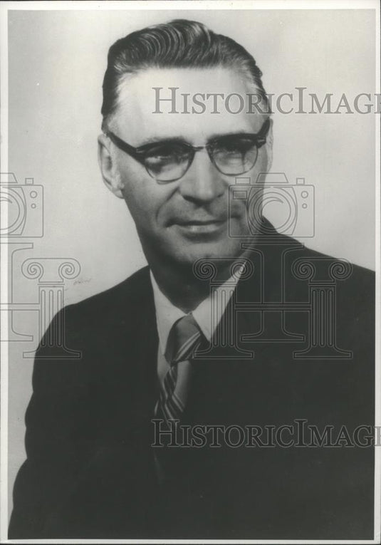 1976 Press Photo Sam Carter is vice president of American Cast Iron Pipe Company - Historic Images