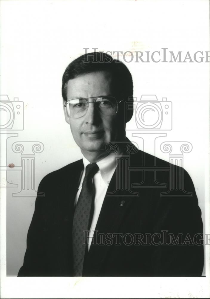 Press Photo Julian W. Banton, President and CEO of Southtrust Bank of Alabama - Historic Images