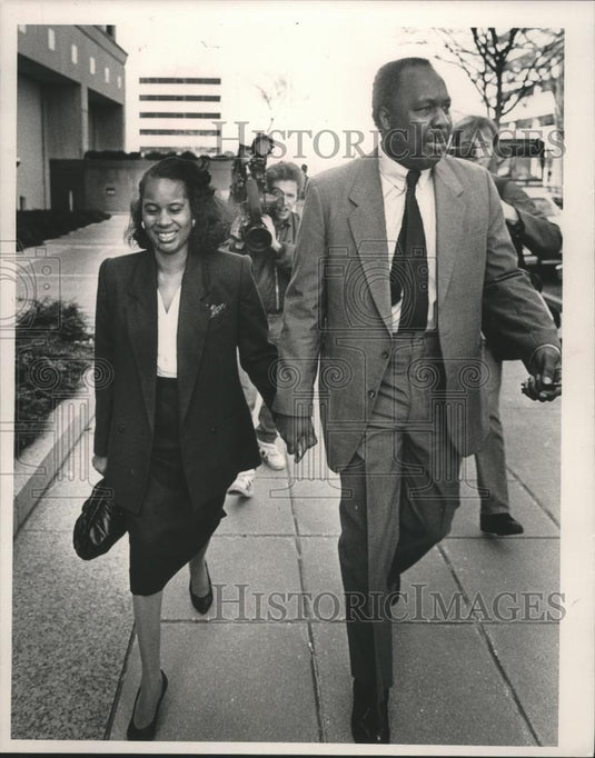 1985 Press Photo Former Representative Pat Davis and Husband Carl of to Court - Historic Images