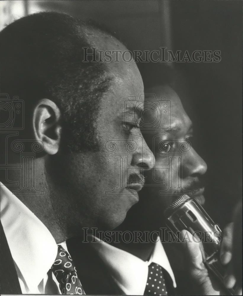 1981 Press Photo Richard Arrington and Aide Willie Davis - abna26770 - Historic Images