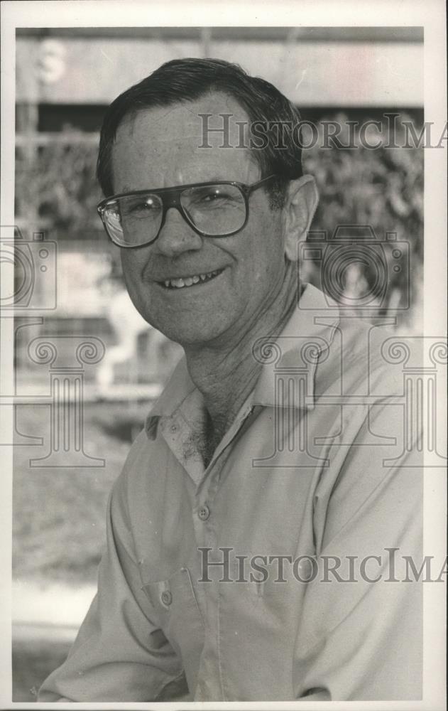 1989 Press Photo Birmingham, Alabama Zoo Director Bob Truett - abna26879 - Historic Images