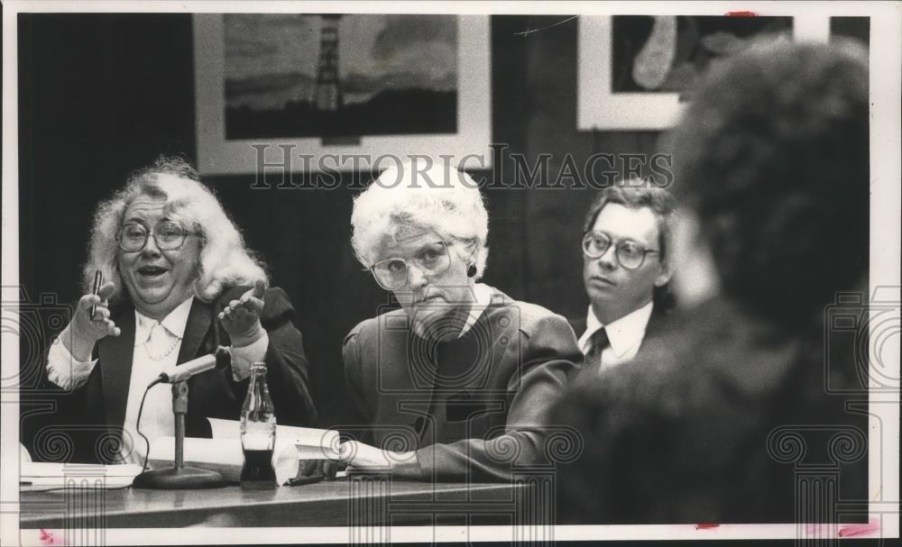 1989 Press Photo Hearing about operation of Leed&#39;s Elementary School, Alabama - Historic Images