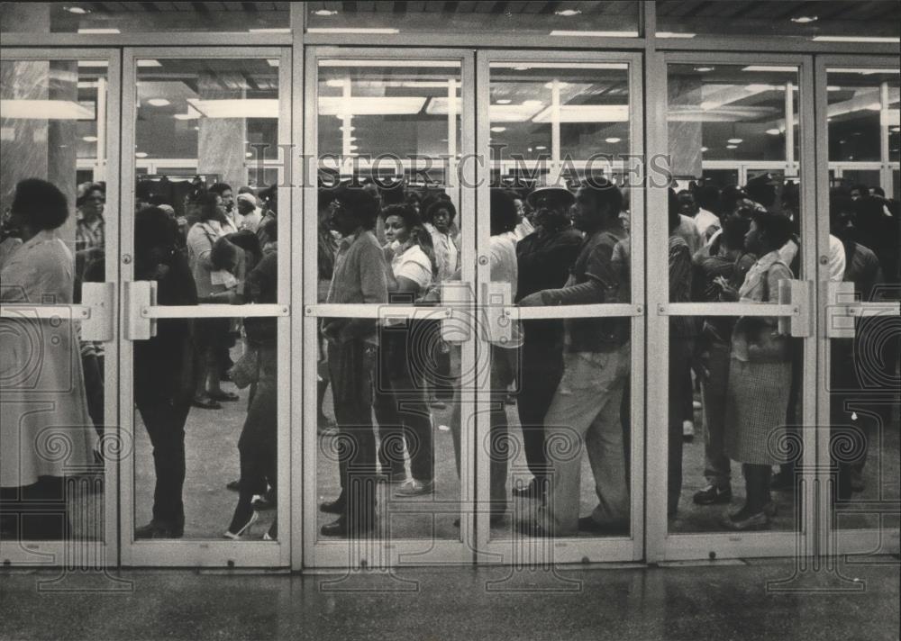 1983 Press Photo Voters in Auditorium in Birmingham, Alabama - abna27211 - Historic Images