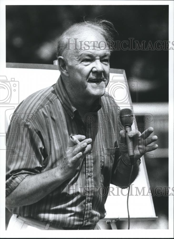 1992 Press Photo outreach ministries Evangelist Chuck Farmer talks to kids, AL - Historic Images