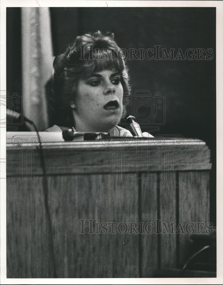 1985 Press Photo Ms. Keitrah Fortenberry, Mother of Abused Baby on Witness Stand - Historic Images