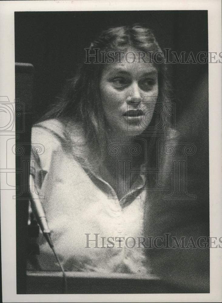 1990 Press Photo Evelyn Dutton, Mrs. Dutton, Crime, Dutton Trial - abna28110 - Historic Images
