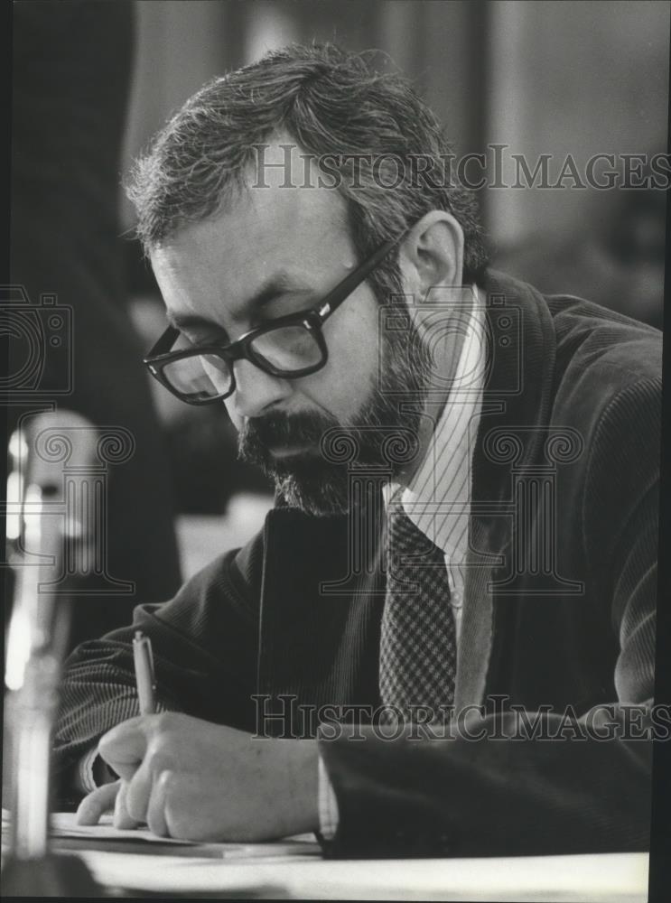 1982 Press Photo Floyd Dyar, City Purchasing Agent - abna28115 - Historic Images