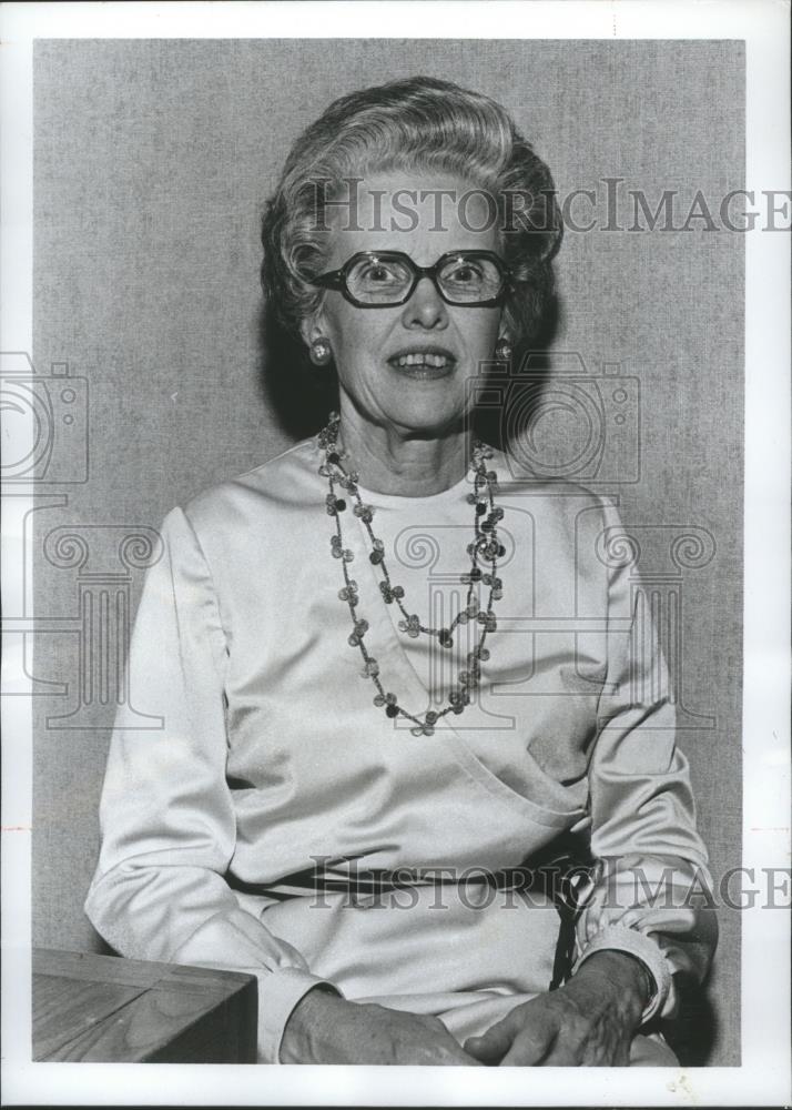 1977 Press Photo Evelyn Rogers Dunlap, Nurse at Baptist Medical Center, Alabama - Historic Images