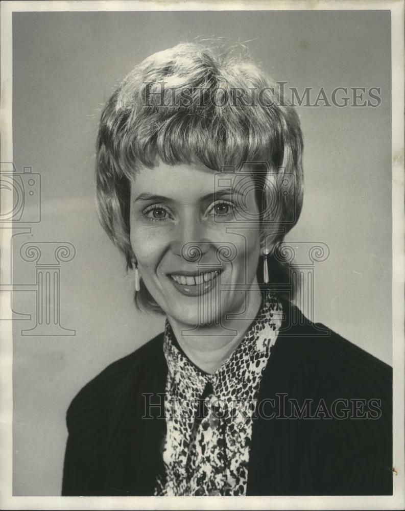 1976 Press Photo Mrs. Juanzetta Flowers, Birmingham Humane Society Director - Historic Images