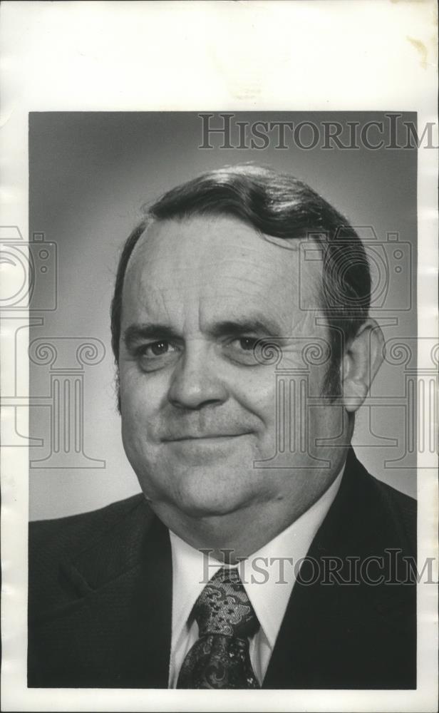 1976 Press Photo Ollie B. (Bill) Dickey, Homewood Politician - abna28273 - Historic Images
