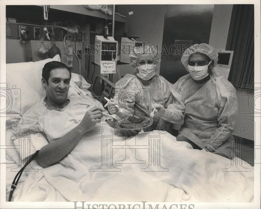 1988 Press Photo Heart transplant patient, Sam Fitts, wife Iris, brother Tom, AL - Historic Images