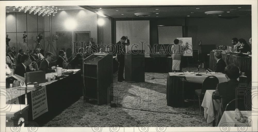 1986 Press Photo Graddick - an overall election challenge, Alabama - abna28465 - Historic Images