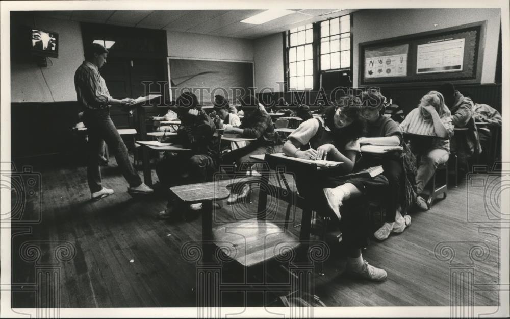 1991 Press Photo Students in classroom at Carrollton High in Pickens County - Historic Images