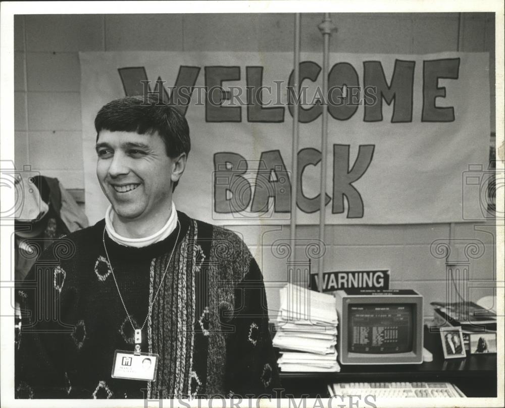 1993 Press Photo Dennis Duncan, Berry High School, welcomed back, Alabama - Historic Images