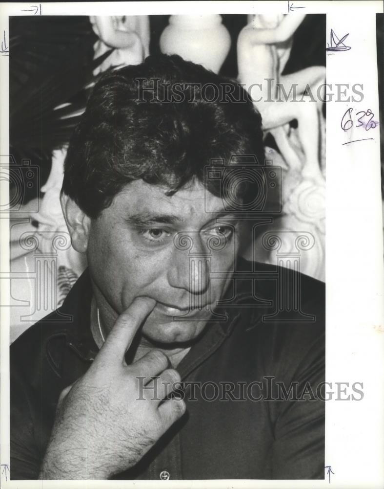 1982 Press Photo Thoughtful Joe Willie Namath, Actor And Former Football Player - Historic Images