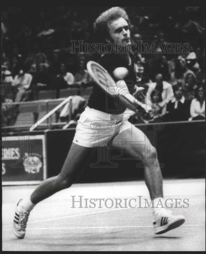 1977 Press Photo Professional World Tennis Player Ray Moore From South Africa - Historic Images