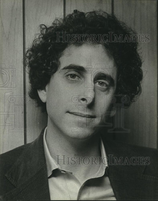 1980 Press Photo Robert Soffian, Founding partner of Century Hall, Milwaukee - Historic Images