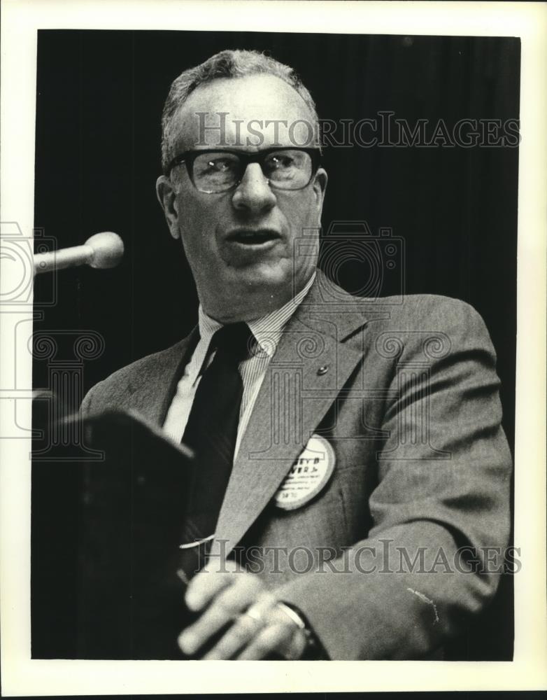 1982 Press Photo Harney D. Stover, president of Rotary Club, Milwaukee - Historic Images