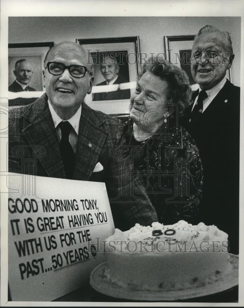 1976 Press Photo Anton Sorcic and others celebrate 50 yrs at Wetzel Brothers Inc - Historic Images