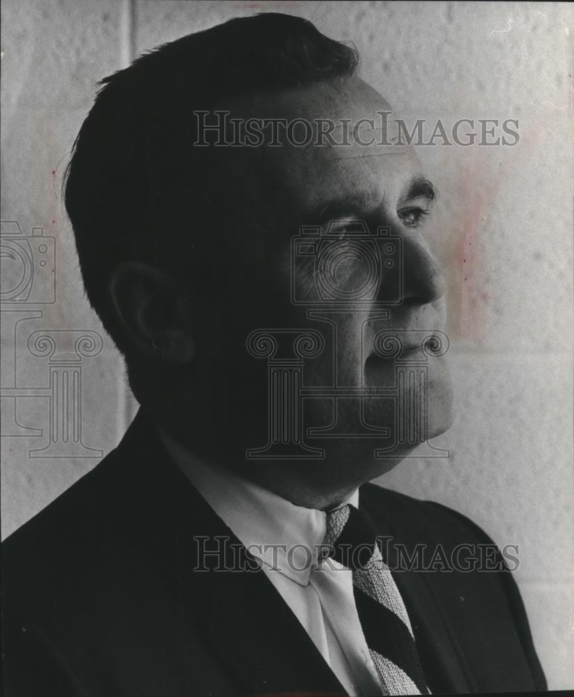 1987 Press Photo Robert Spanbauer, Principal of Ripon High School, Wisconsin. - Historic Images